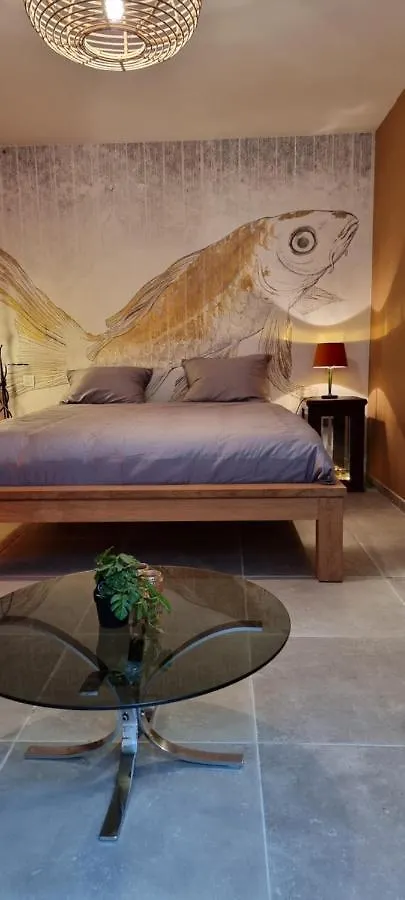Logies La Chevre Folle - Lodging & Cooking In Style With Shared Kitchen Ostend Bed & Breakfast