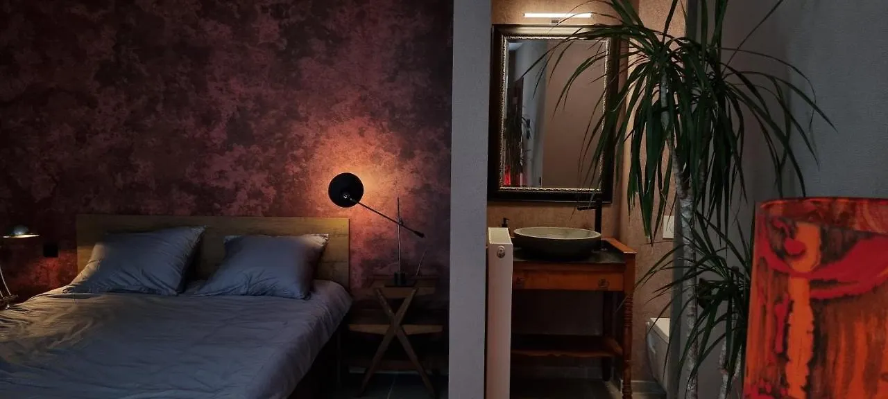 Logies La Chevre Folle - Lodging & Cooking In Style With Shared Kitchen Ostend 0*,  Belgium