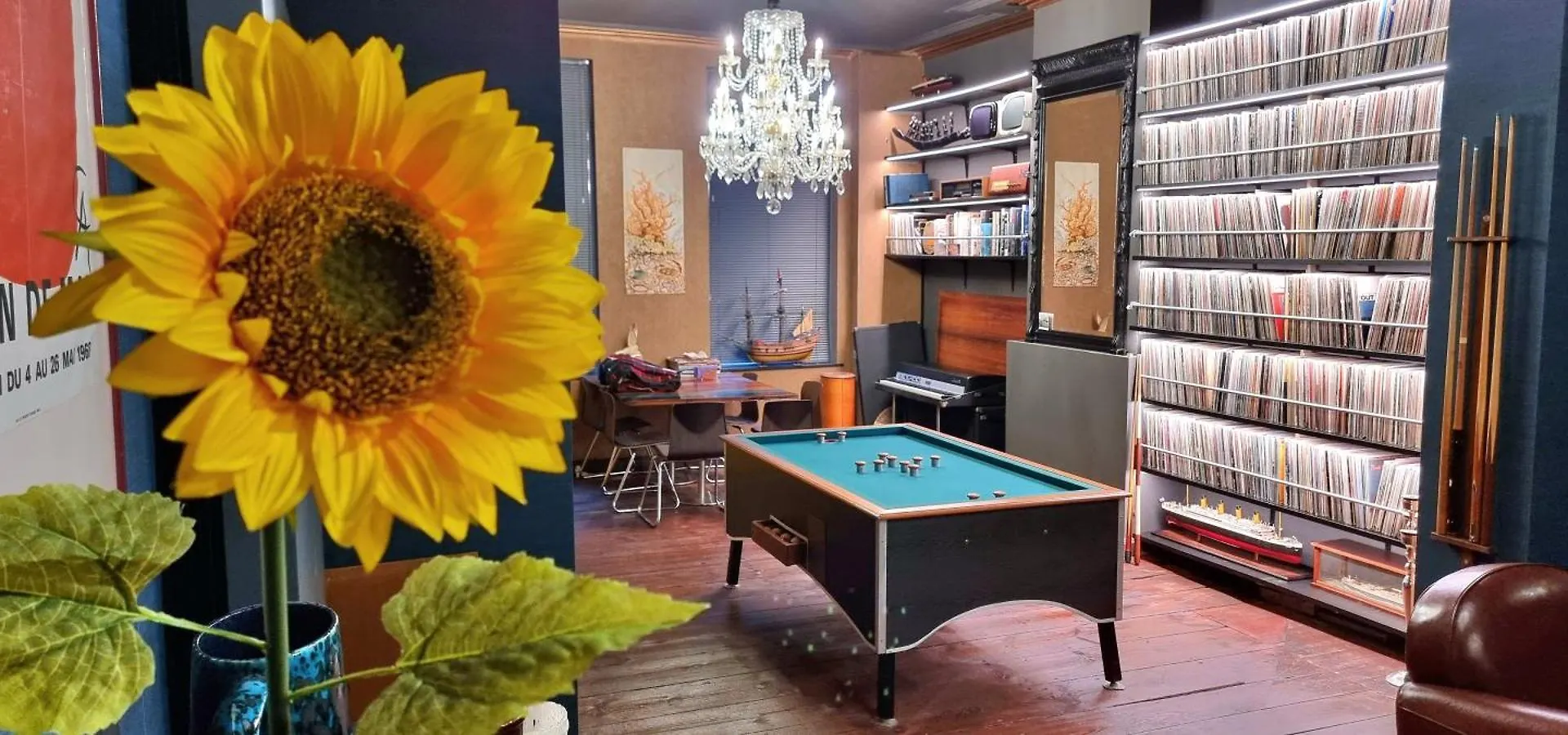 Logies La Chevre Folle - Lodging & Cooking In Style With Shared Kitchen Ostend Bed & Breakfast